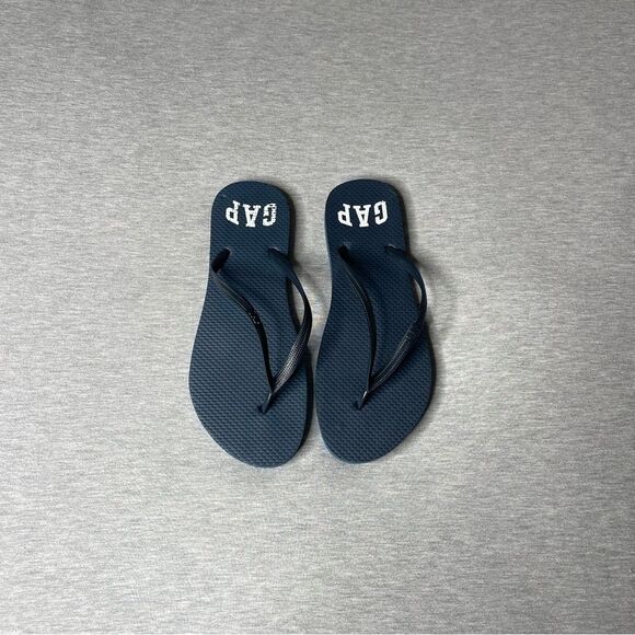 GAP Women’s Logo Flip Flops Sandals - Picture 3 of 7